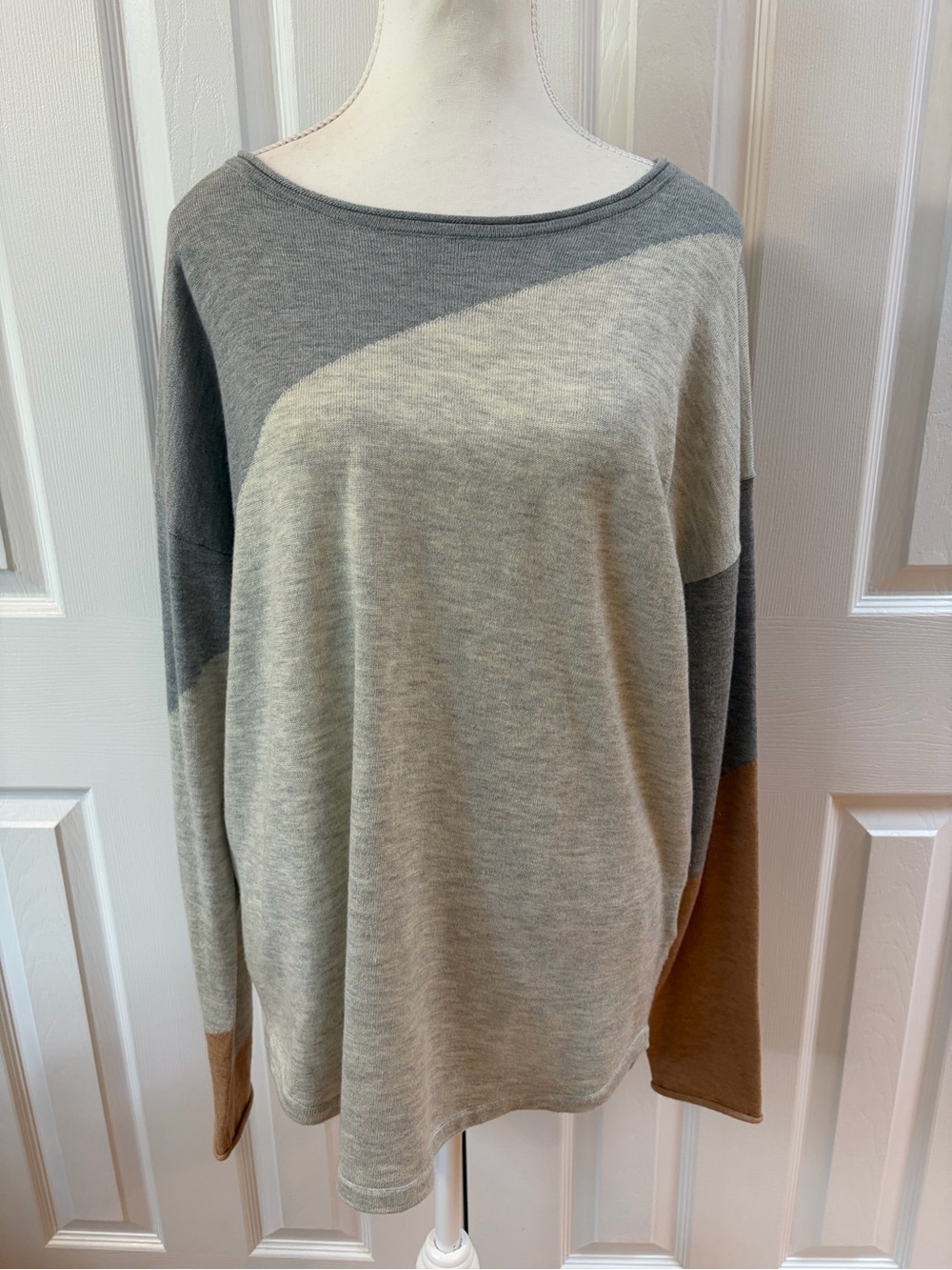 Smartwool Charcoal, Gray and Tan Colorblock Wool Blend Crew Neck Sweater Size L